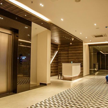 Hotel Galore Inn Майсуру Екстер'єр фото